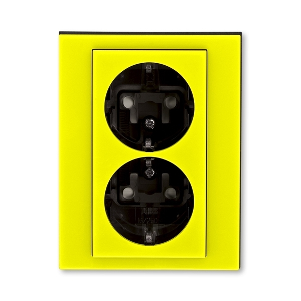 Zásuvka dvojnásobná s ochrannými kontaktmi (podľa DIN), s clonkami, Levit®, žltá / dymová čierna