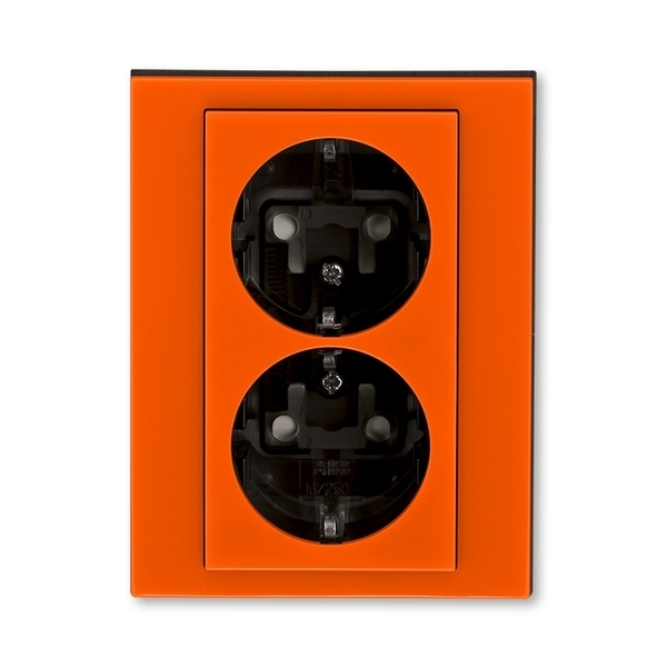 Zásuvka dvojnásobná s ochrannými kontaktmi (podľa DIN), s clonkami, Levit®, oranžová / dymová čierna