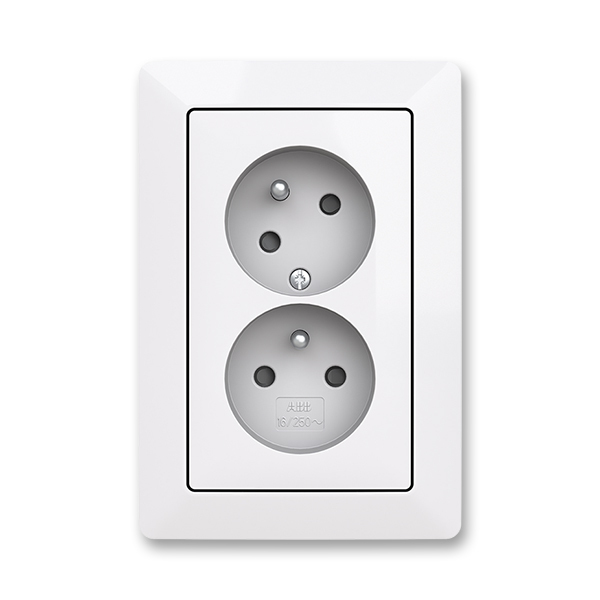 Zásuvka dvojnásobná bezskrutková, s clonkami, s natočenou dutinou, biela