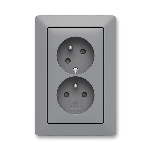 Zásuvka dvojnásobná bezskrutková, s clonkami, s natočenou dutinou, šedá / biela