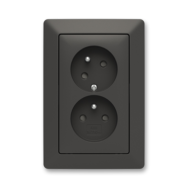 Zásuvka dvojnásobná bezskrutková, s clonkami, s natočenou dutinou, matná čierna / biela