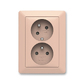Zásuvka dvojnásobná bezskrutková, s clonkami, s natočenou dutinou, púdrová / biela