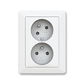 Zásuvka dvojnásobná bezskrutková, s clonkami, s natočenou dutinou, matná biela